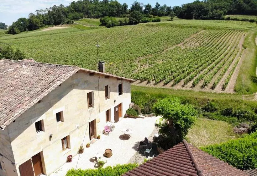 تختخواب و صبحانه La Petite Madeleine