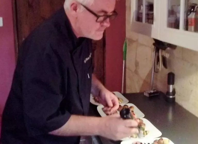 تختخواب و صبحانه La Petite Madeleine