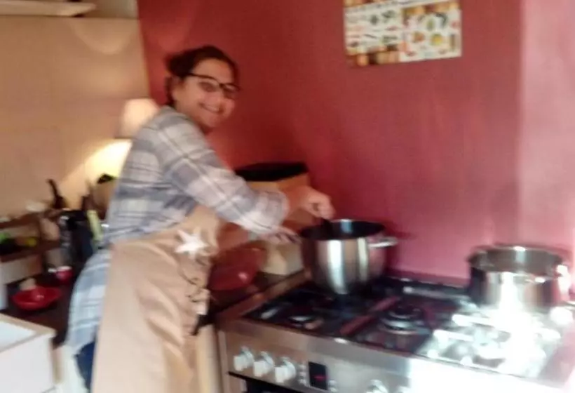 تختخواب و صبحانه La Petite Madeleine