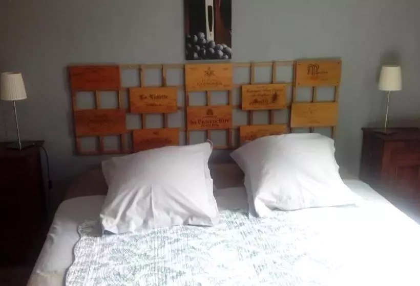 تختخواب و صبحانه La Petite Madeleine