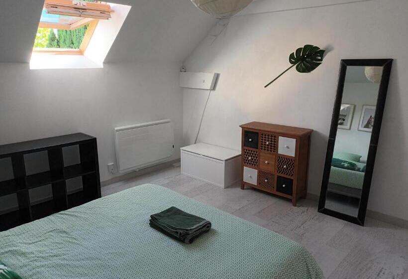 تختخواب و صبحانه L'étable Givernoise