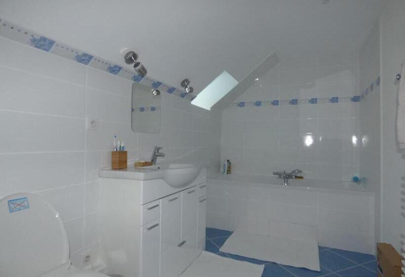 تختخواب و صبحانه L'étable Givernoise