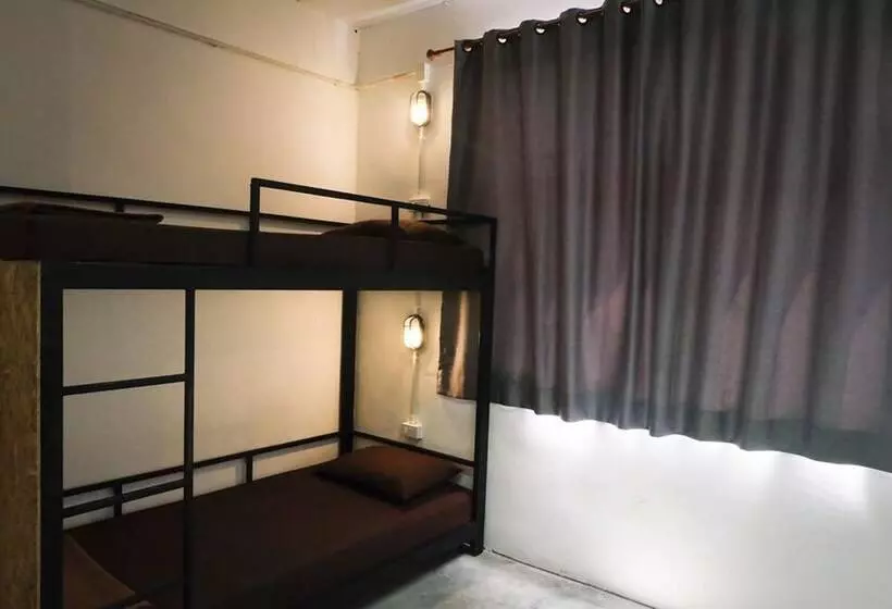 Bed & Ink Hostel Koh Tao