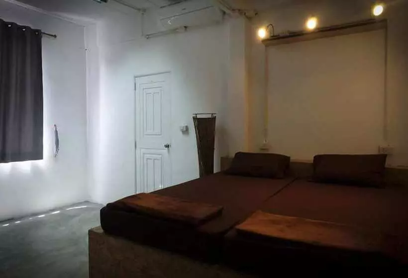 Bed & Ink Hostel Koh Tao
