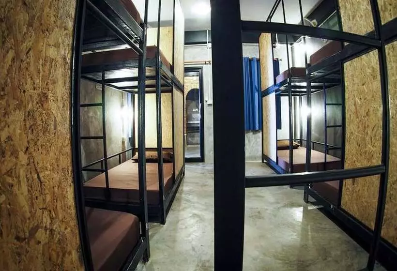 Bed & Ink Hostel Koh Tao