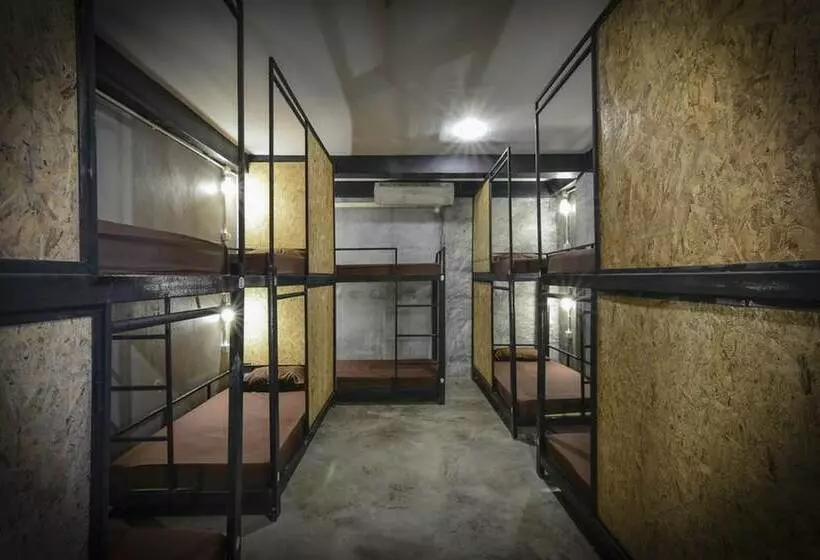 Bed & Ink Hostel Koh Tao