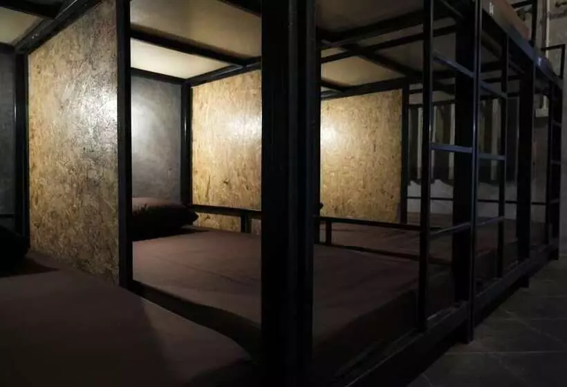 Bed & Ink Hostel Koh Tao