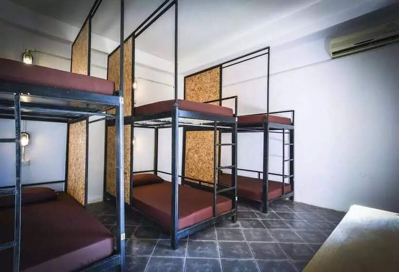 Bed & Ink Hostel Koh Tao