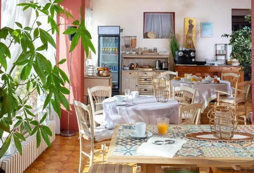 Hotelli Hôtel Le Castellan