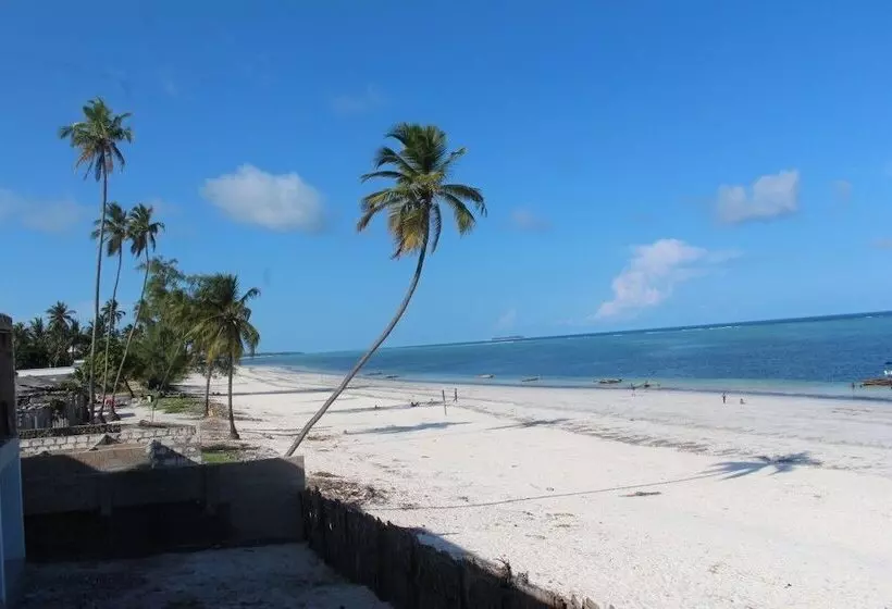 Hotelli Isla Bonita Zanzibar Beach Resort