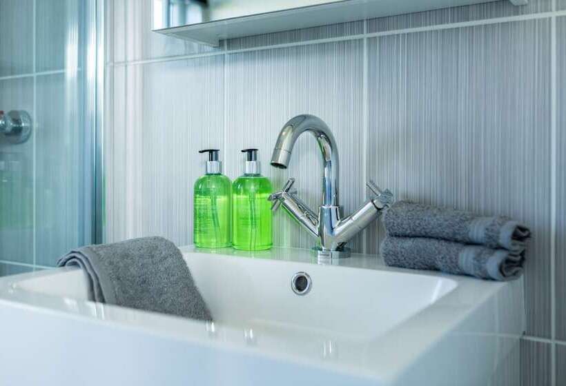 هتل King S Lynn Caravan & Camping Park