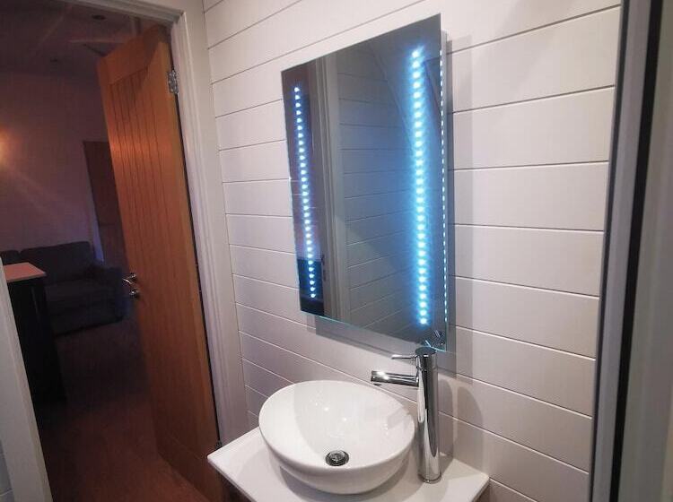 هتل King S Lynn Caravan & Camping Park