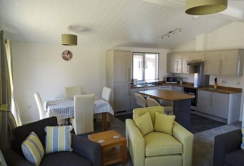 هتل King S Lynn Caravan & Camping Park