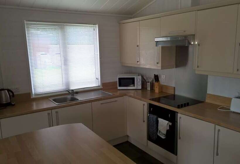 هتل King S Lynn Caravan & Camping Park