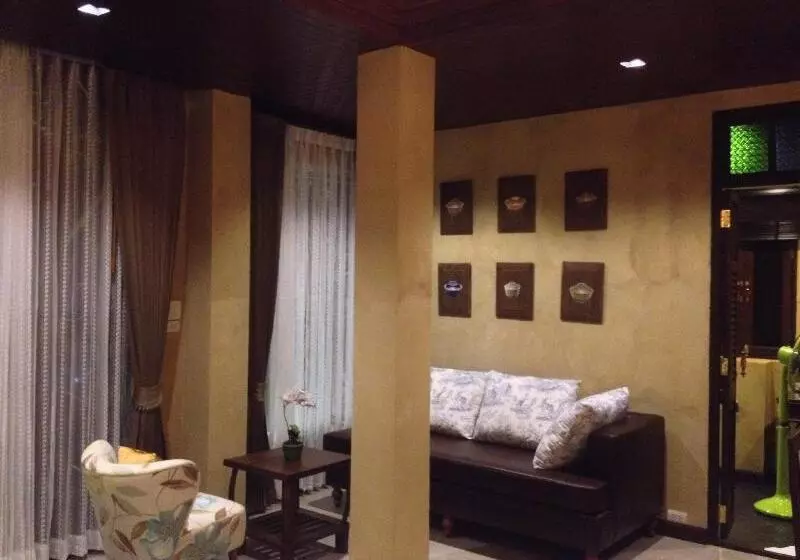 Hotelli Tree Tara Resort