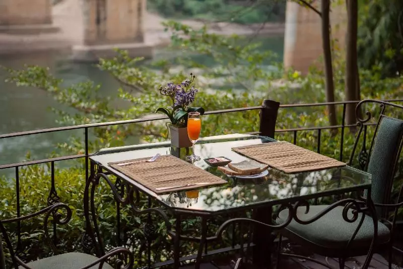 Hotelli Tree Tara Resort