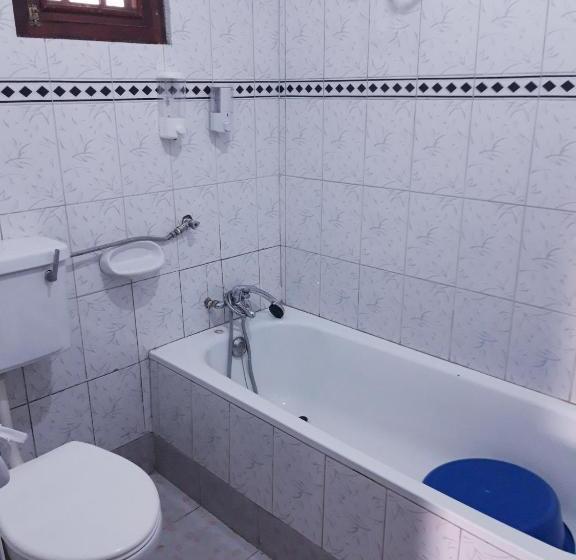 پانسیون Marple Cottages