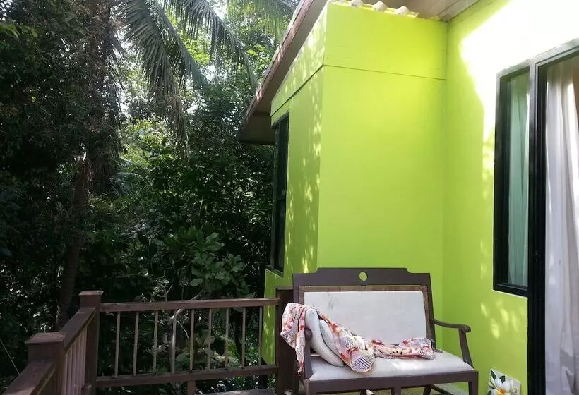 ペンション The Tree Madauwan