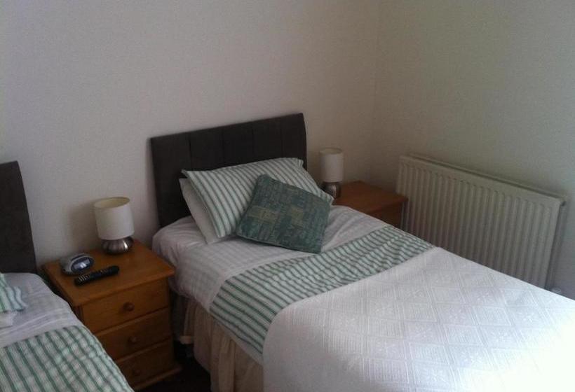 פנסיון Trelawney Guest House Room Only