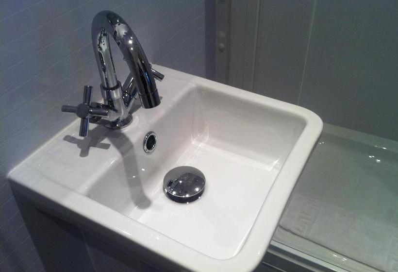 פנסיון Trelawney Guest House Room Only