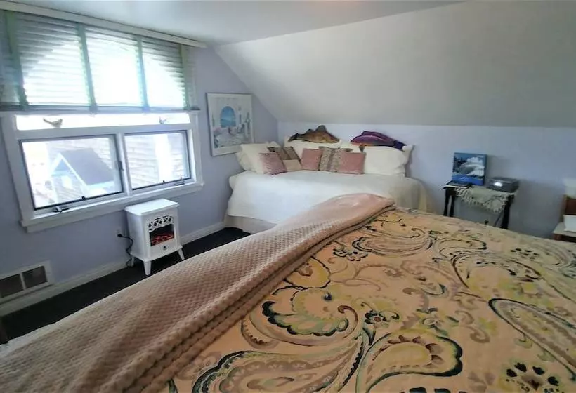 Boreas Bed & Breakfast Inn