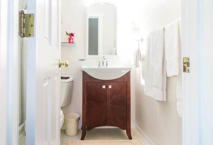 Boreas Bed & Breakfast Inn