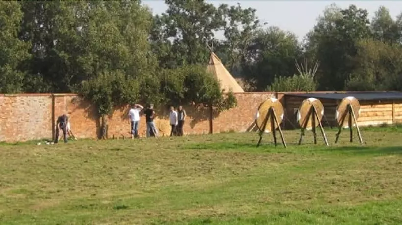 هتل روستایی Talton Lodge Kitchen Garden &  Barn