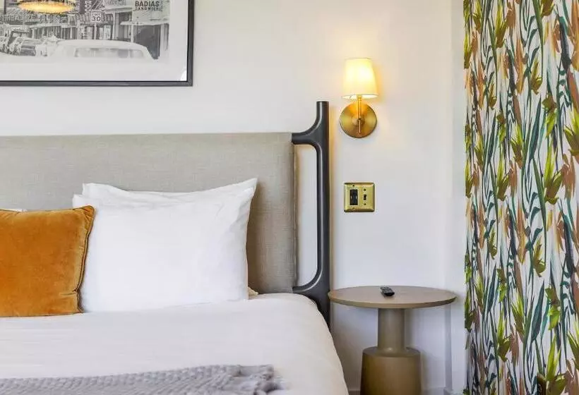 Tower Hotel Little Havana