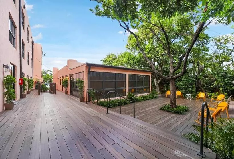 Tower Hotel Little Havana