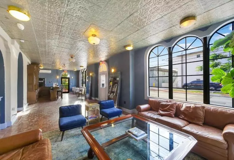 Tower Hotel Little Havana