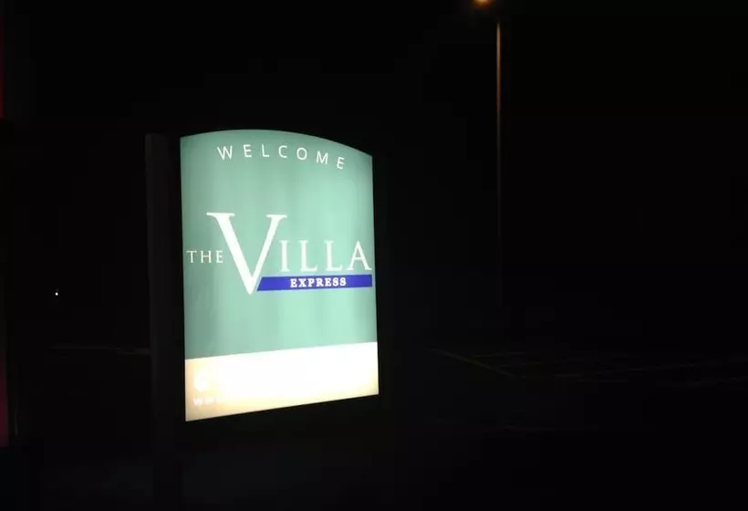 ホテル The Villa Express