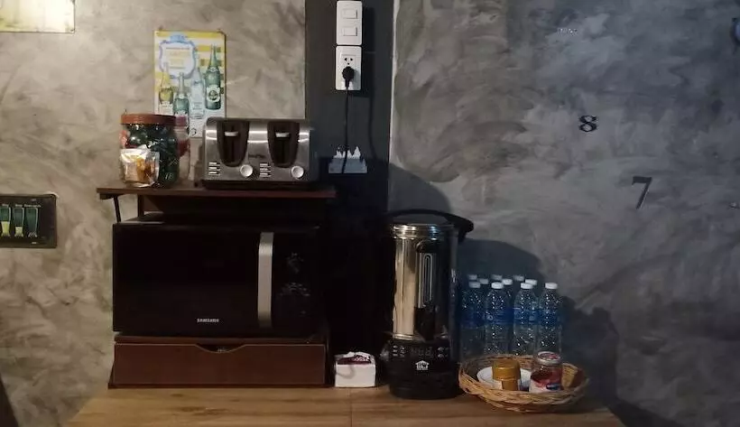 Lom Choi Home Stay Ayutthaya   Hostel