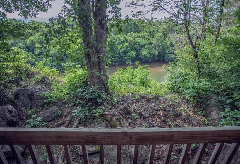 Nolichuckey Bluffs Bed & Breakfast Cabins