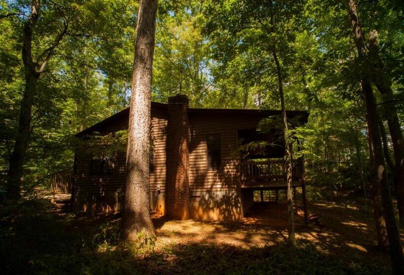 Nolichuckey Bluffs Bed & Breakfast Cabins