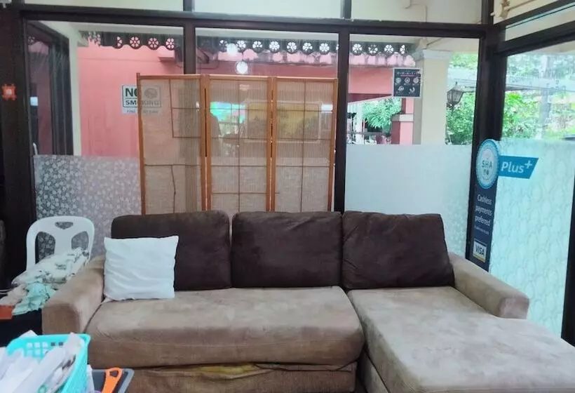 ペンション Hasanah Guesthouse