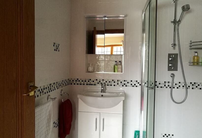 پانسیون Iffin Farmhouse