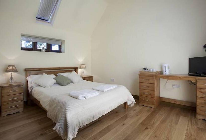 پانسیون Iffin Farmhouse