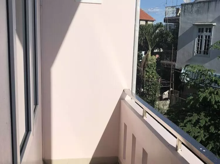 پانسیون Three Palms Homestay