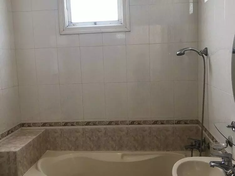 پانسیون Three Palms Homestay