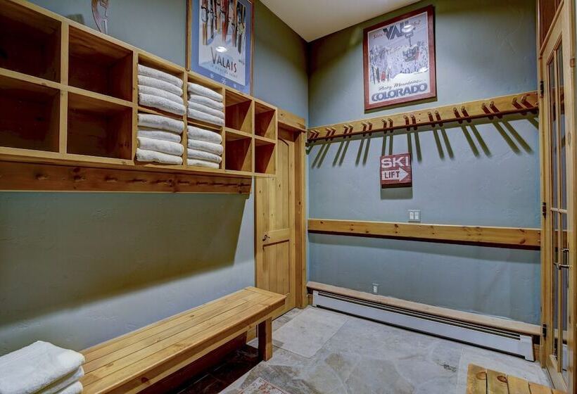 Snowberry By Elevation Accommodations