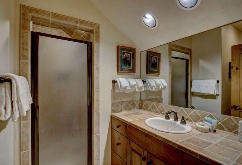 Snowberry By Elevation Accommodations