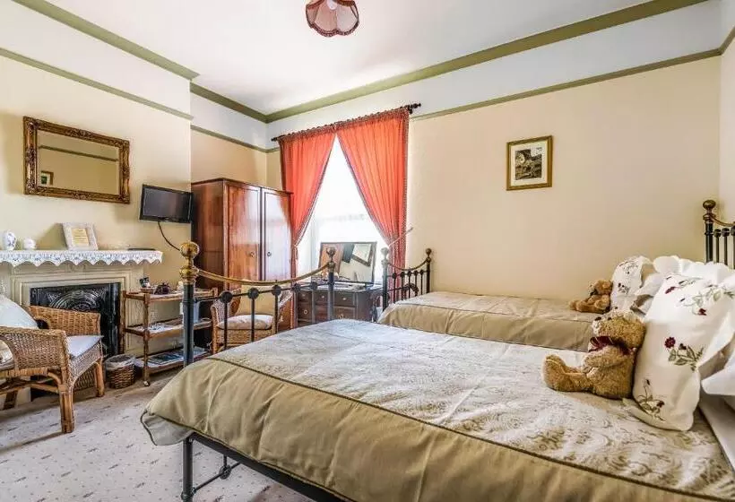 Bed and Breakfast Kenella House