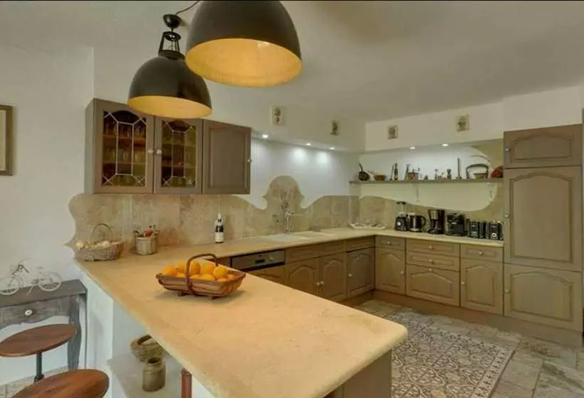 ベッドアンドブレックファースト Le Mas Des 5 Fontaines. Chambres D Hôtes