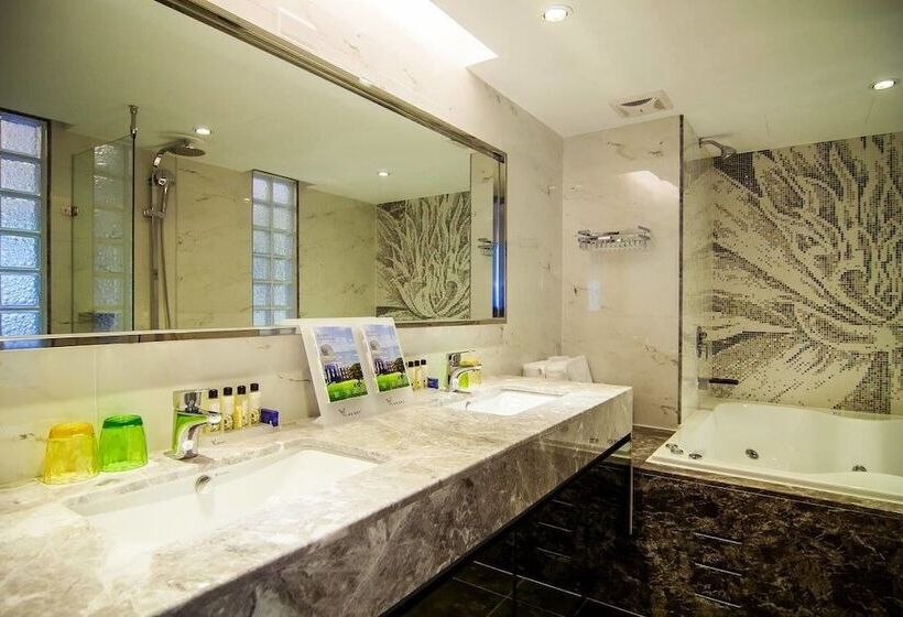 تختخواب و صبحانه Siangge Chuanfan Rock Resort