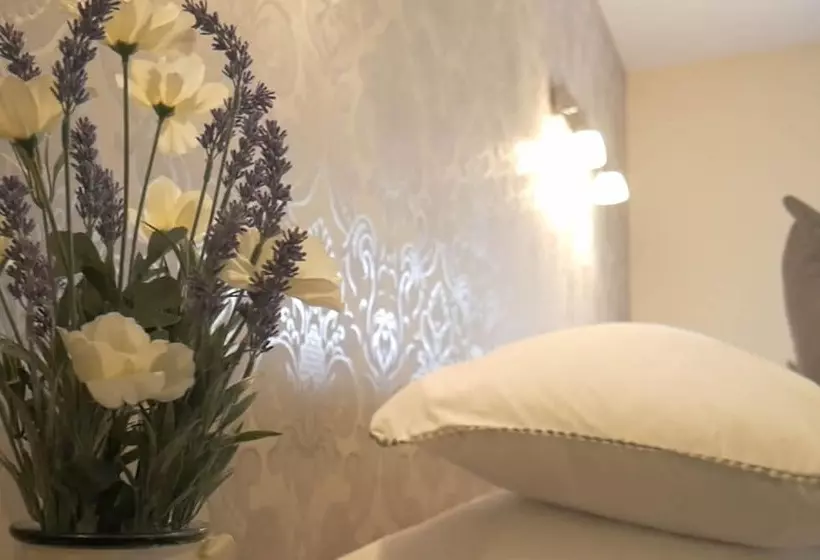 簡易ホテル Manor House Hotel And Restaurant