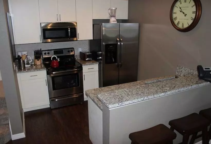 Aco63670   Lucaya Village   3 Bed 2 Baths Townhouse