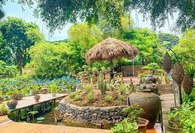 Tam Coc Central Bungalow Hostel