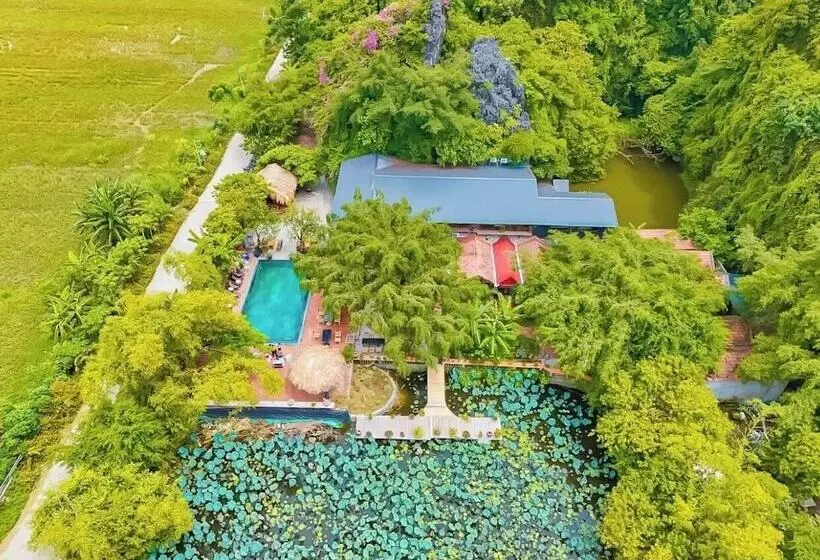 Tam Coc Central Bungalow Hostel