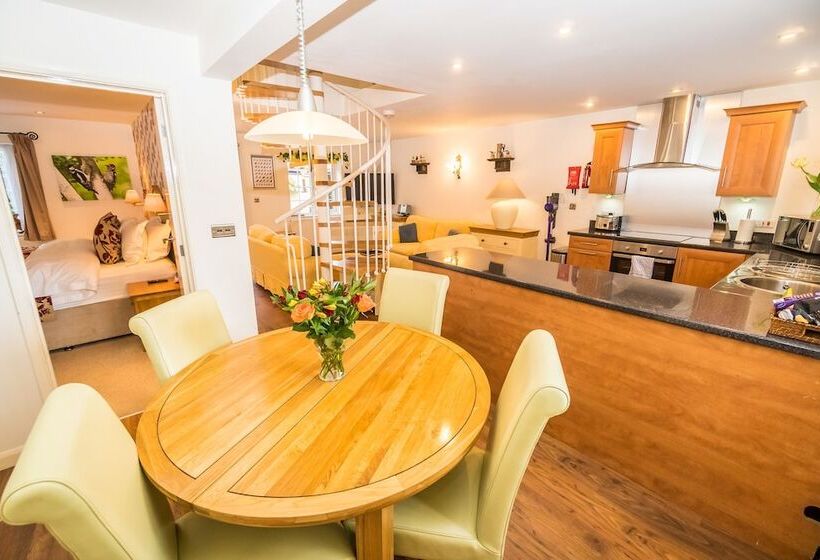 Covehurst Bay Holiday Cottages