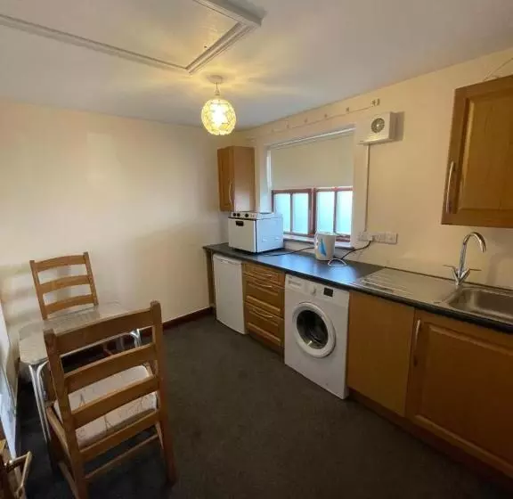 Halfway House Inn & Cottages